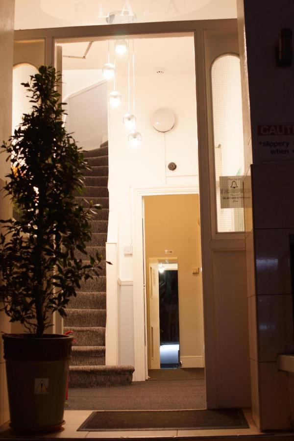 Plaza Hotel Лондон Екстериор снимка