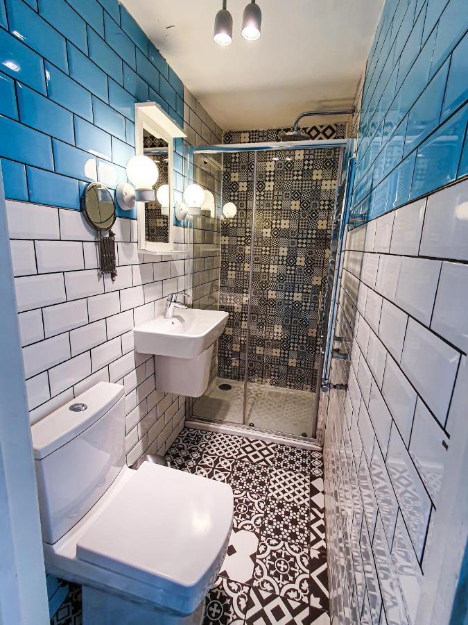 Plaza Hotel Лондон Екстериор снимка