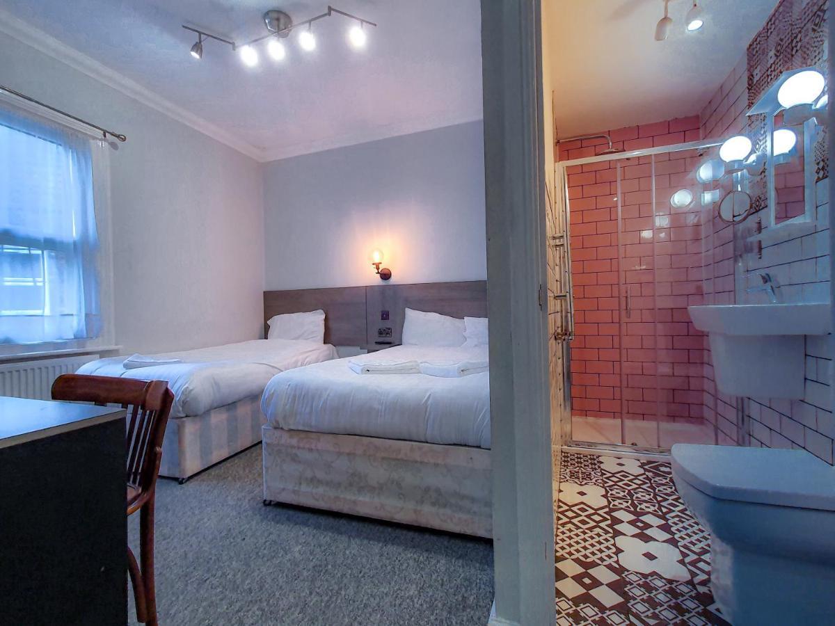 Plaza Hotel Лондон Екстериор снимка