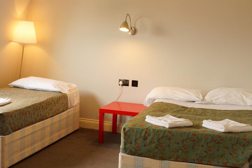 Plaza Hotel Лондон Екстериор снимка
